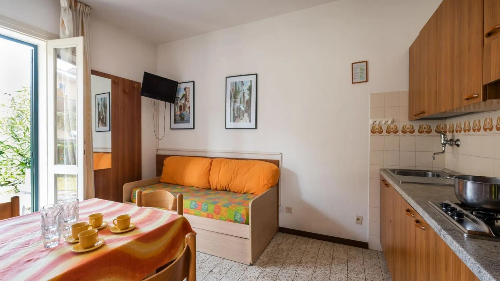 Cozy Apartment With Private Garden In Bibione