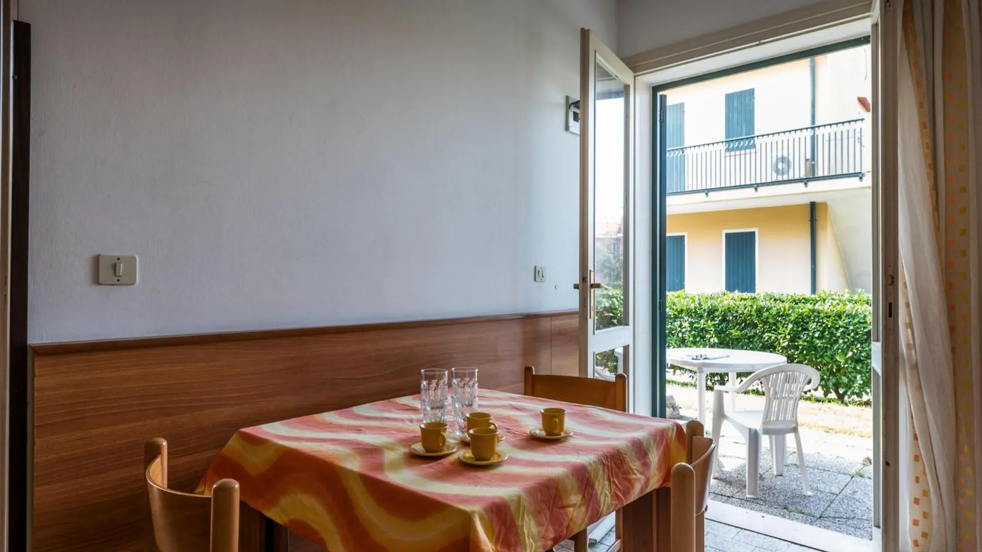 Cozy Apartment With Private Garden In Bibione Italy